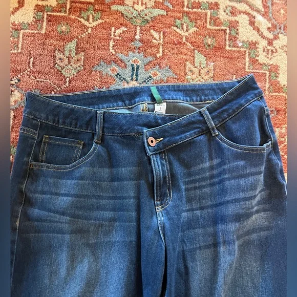 HALARA Asymetrical Low Rise Paint Blue Wide-Leg Women’s Jeans - Picture 5 of 7